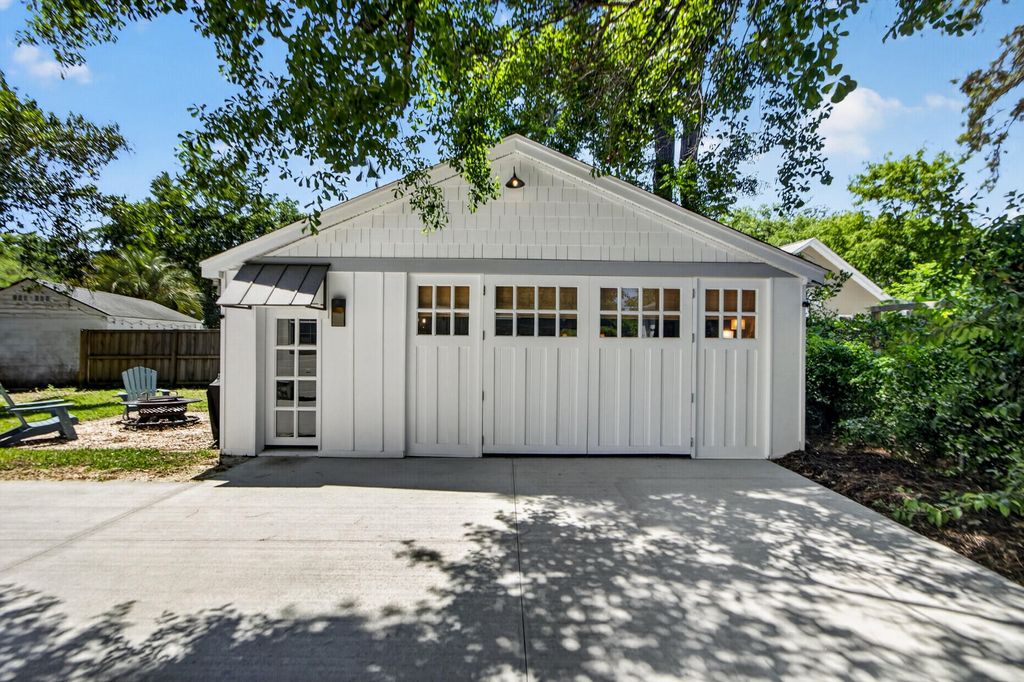 Photo of 537 Saint Andrews Boulevard, Charleston, SC 29407 (MLS # 26012223)