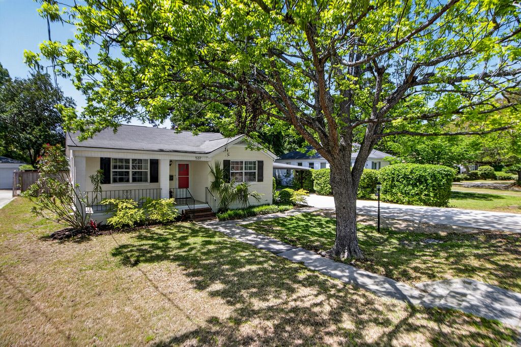 Photo of 537 Saint Andrews Boulevard, Charleston, SC 29407 (MLS # 26012223)