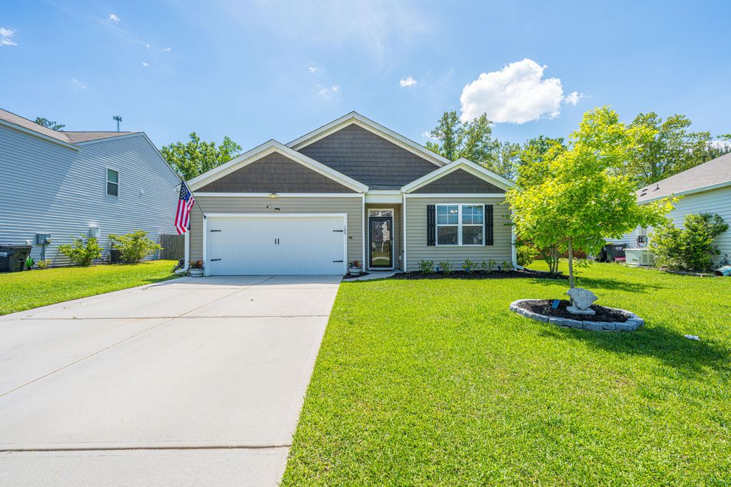 Photo of 189 Lagoona Drive, Summerville, SC 29483 (MLS # 26010822)