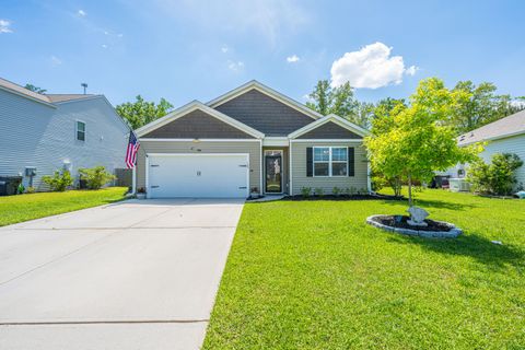 Photo of 189 Lagoona Drive, Summerville, SC 29483 (MLS # 26010822)