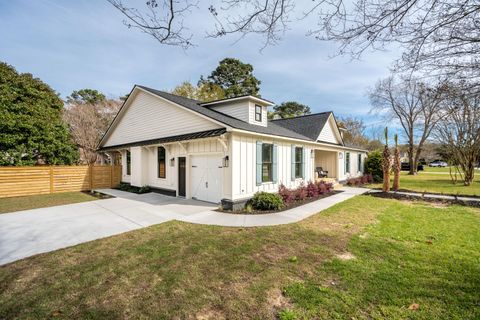 Photo of 980 Cottingham Drive, Mount Pleasant, SC 29464 (MLS # 26004053)