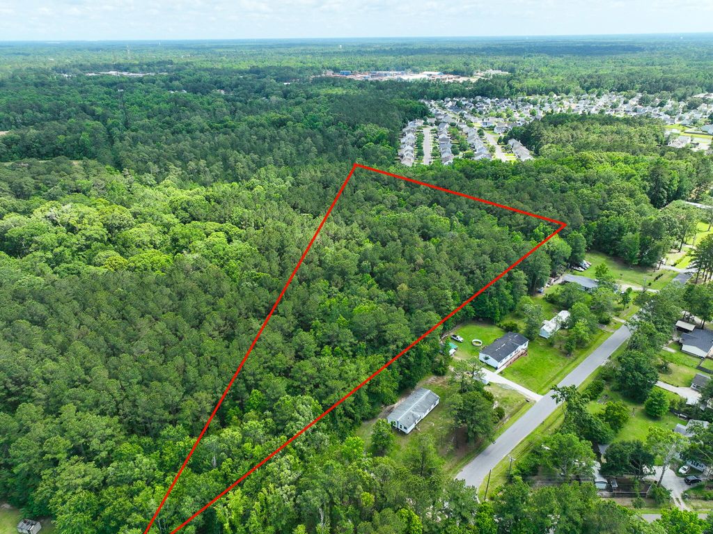 Photo of 0 Lawrence Drive, Summerville, SC 29483 (MLS # 22014221)