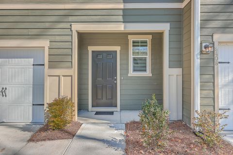 A home in North Charleston