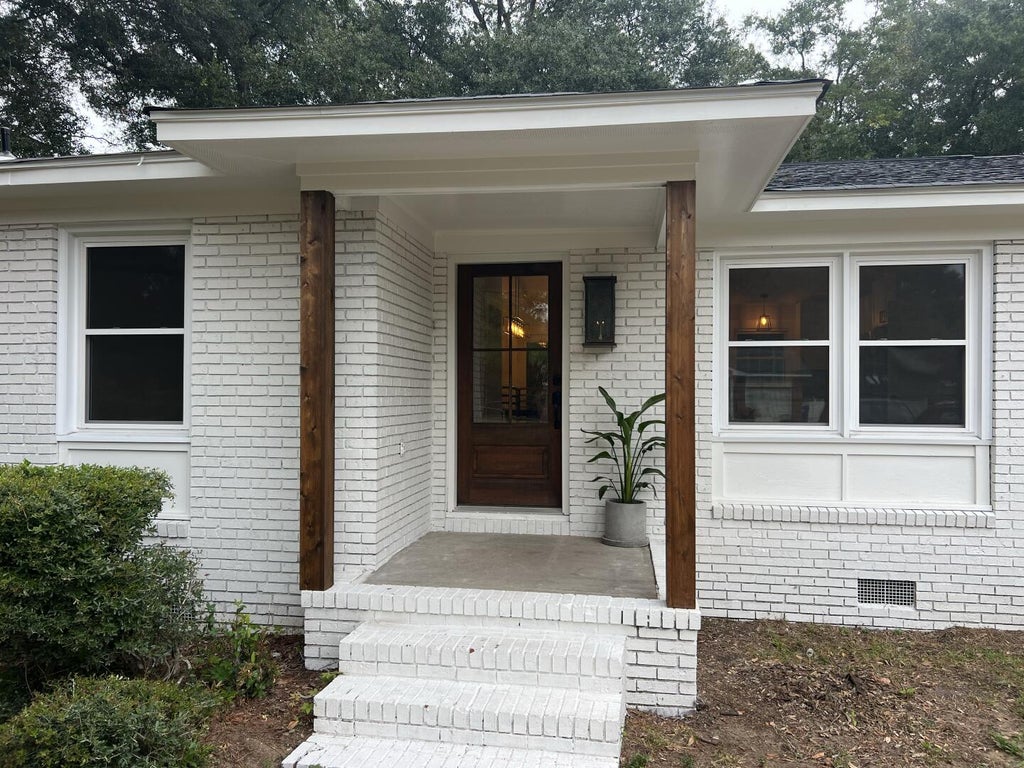 Photo of 1038 Farmington Road, Charleston, SC 29412 (MLS # 26027254)
