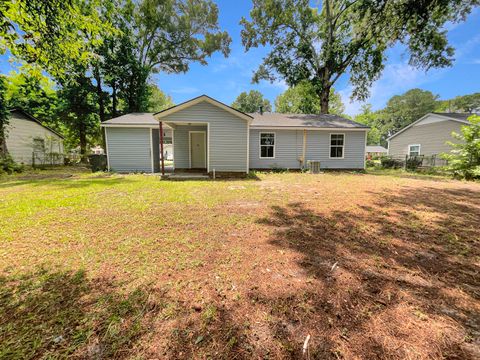 A home in North Charleston