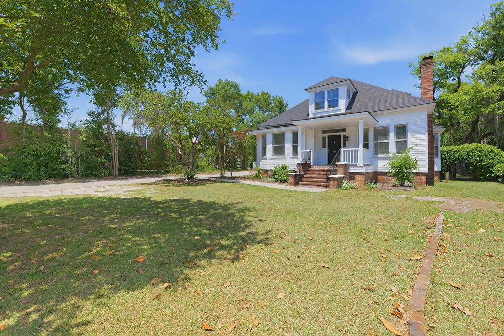 Photo of 202 E Main Street, Moncks Corner, SC 29461 (MLS # 26015005)