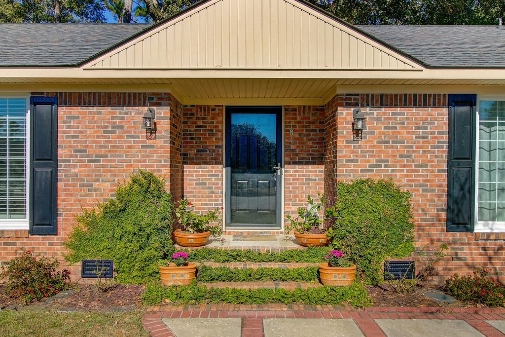 Photo of 104 Chalcott Place, Summerville, SC 29485 (MLS # 25030993)