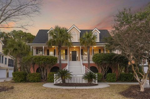 Photo of 1823 Delacourt Avenue, Mount Pleasant, SC 29466 (MLS # 26001888)