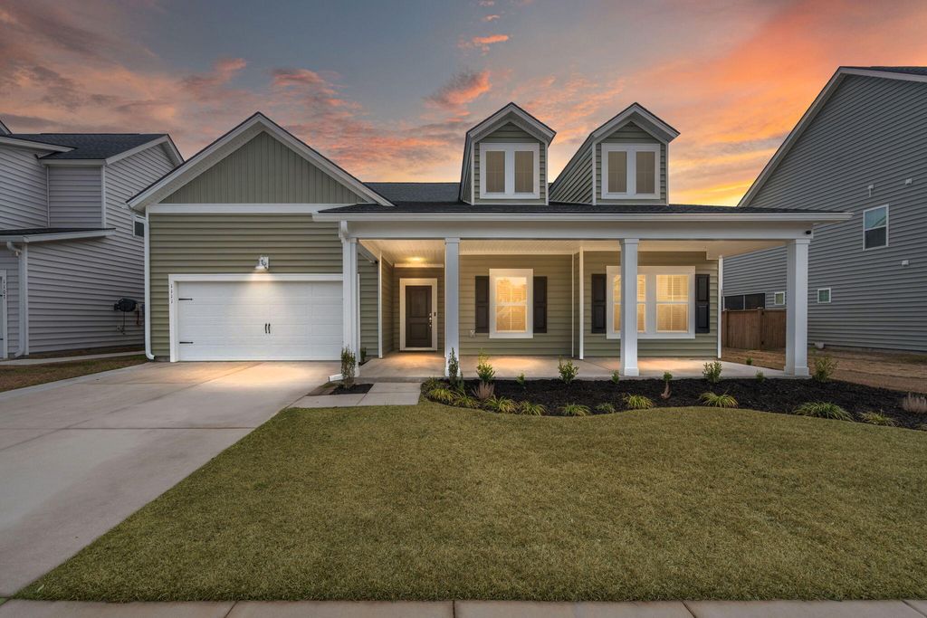 Photo of 1111 Fitzgerald Court, Summerville, SC 29485 (MLS # 26005705)