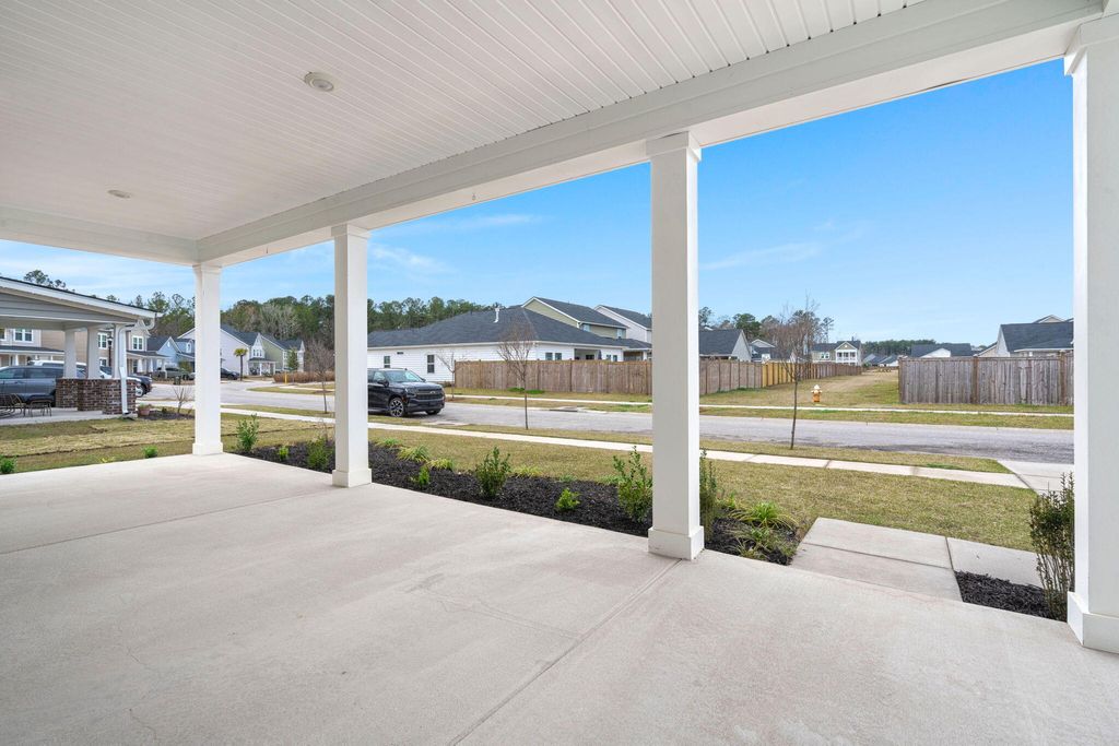 Photo of 1111 Fitzgerald Court, Summerville, SC 29485 (MLS # 26005705)