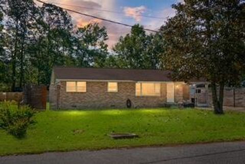 Photo of 109 N Hampton Street, Summerville, SC 29483 (MLS # 26010432)