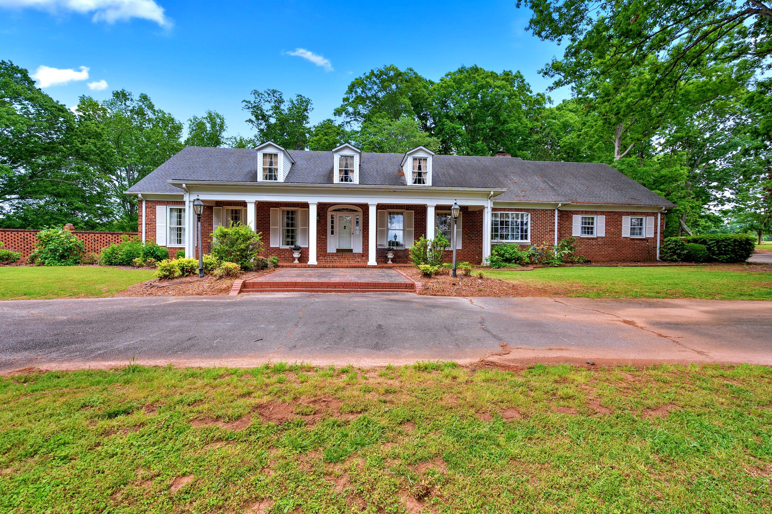 2221 W Deadfall Road