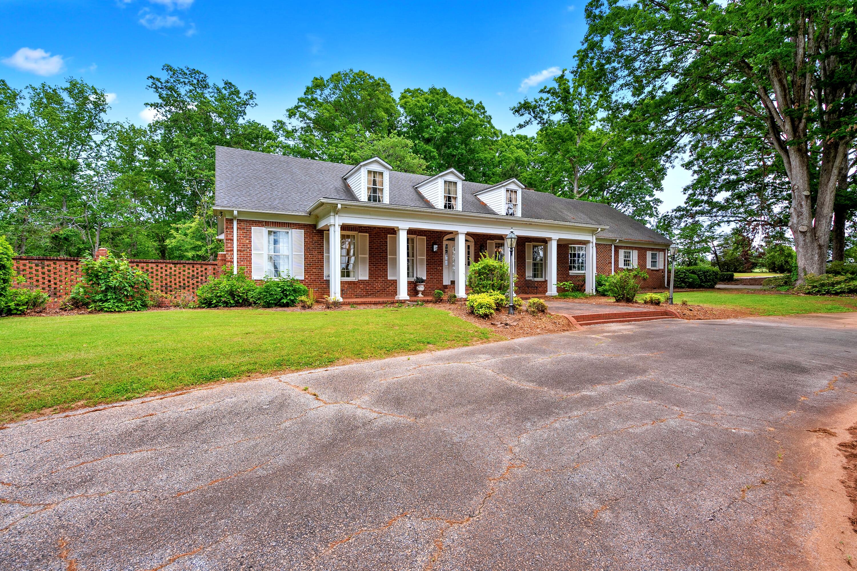 2221 W Deadfall Road
