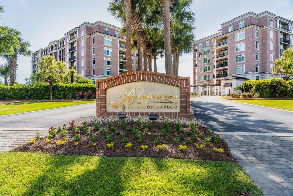Photo of 234 S Plaza Court #Unit 211, Mount Pleasant, SC 29464 (MLS # 26014092)