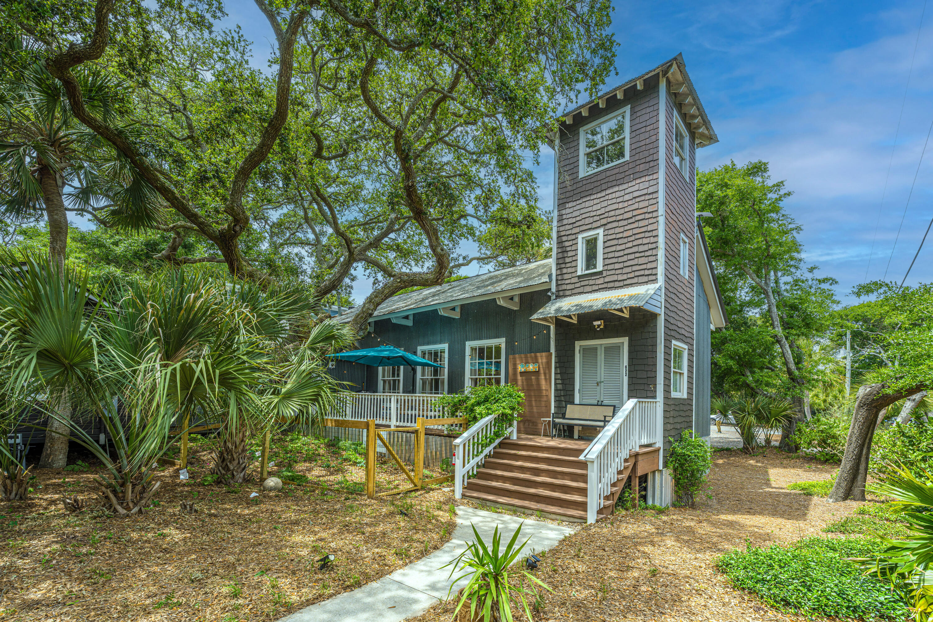 622 E Cooper Avenue
