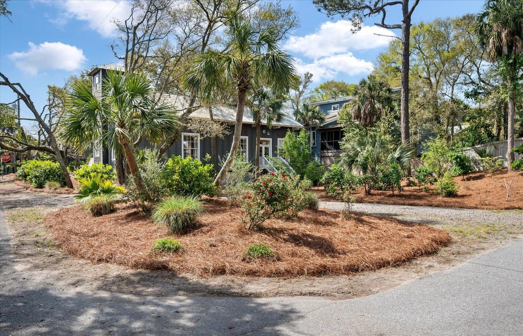 Photo of 622 E Cooper Avenue, Folly Beach, SC 29439 (MLS # 25015326)