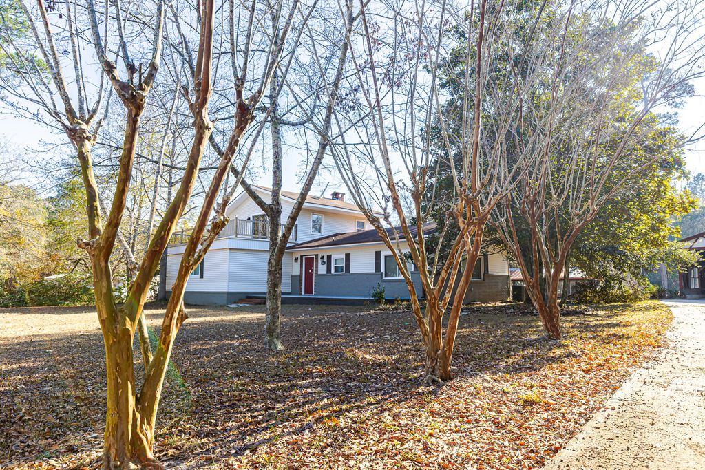 Photo of 381 Fountain Lake Drive, Eutawville, SC 29048 (MLS # 26000604)