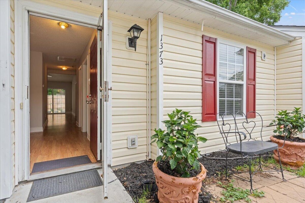 Photo of 1373 Pinnacle Lane, Charleston, SC 29412 (MLS # 26029581)