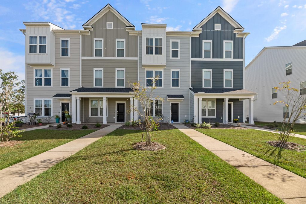 Photo of 861 Recess Pointe Drive, Moncks Corner, SC 29461 (MLS # 25026941)