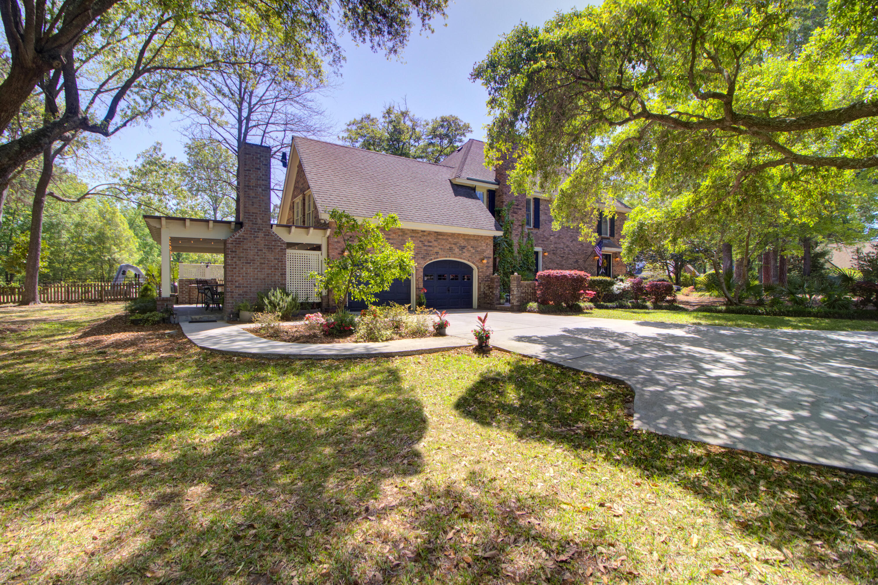 1120 Deleisseline Boulevard