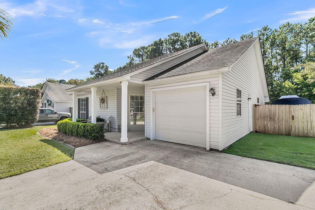 Photo of 1974 Armory Drive, Mount Pleasant, SC 29466 (MLS # 25026835)