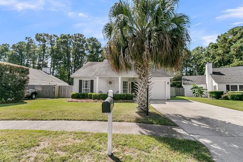 Photo of 1974 Armory Drive, Mount Pleasant, SC 29466 (MLS # 25026835)