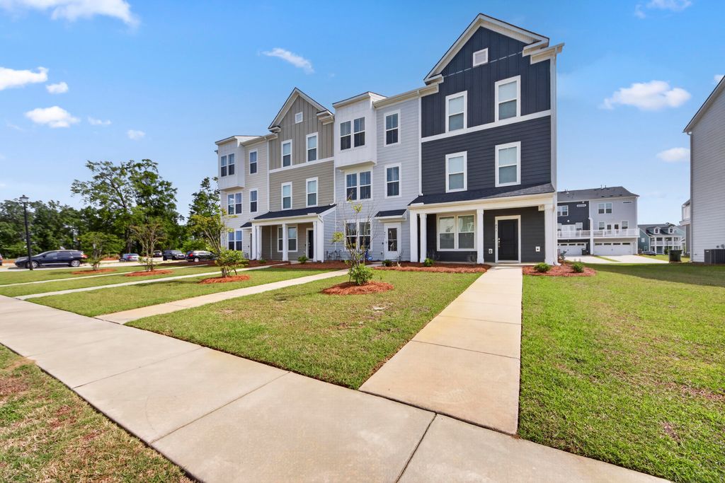 Photo of 861 Recess Point Drive, Moncks Corner, SC 29461 (MLS # 26010618)