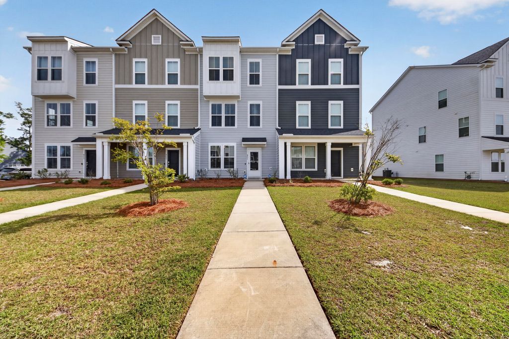 Photo of 861 Recess Point Drive, Moncks Corner, SC 29461 (MLS # 26010618)