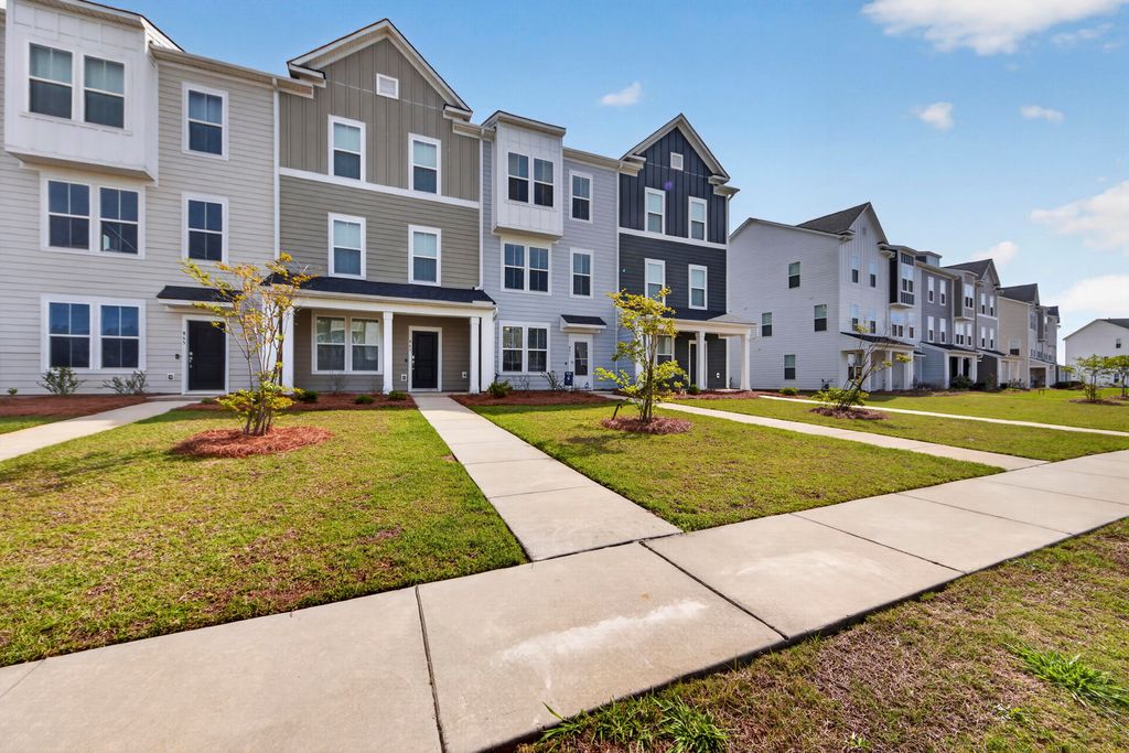 Photo of 861 Recess Point Drive, Moncks Corner, SC 29461 (MLS # 26010618)