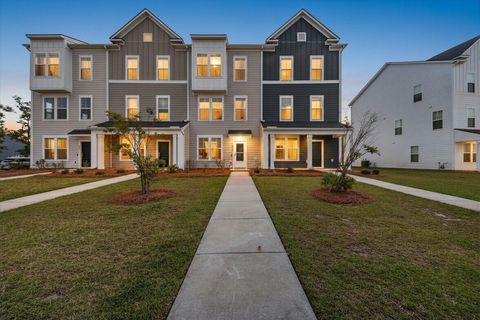 Photo of 861 Recess Point Drive, Moncks Corner, SC 29461 (MLS # 26010618)