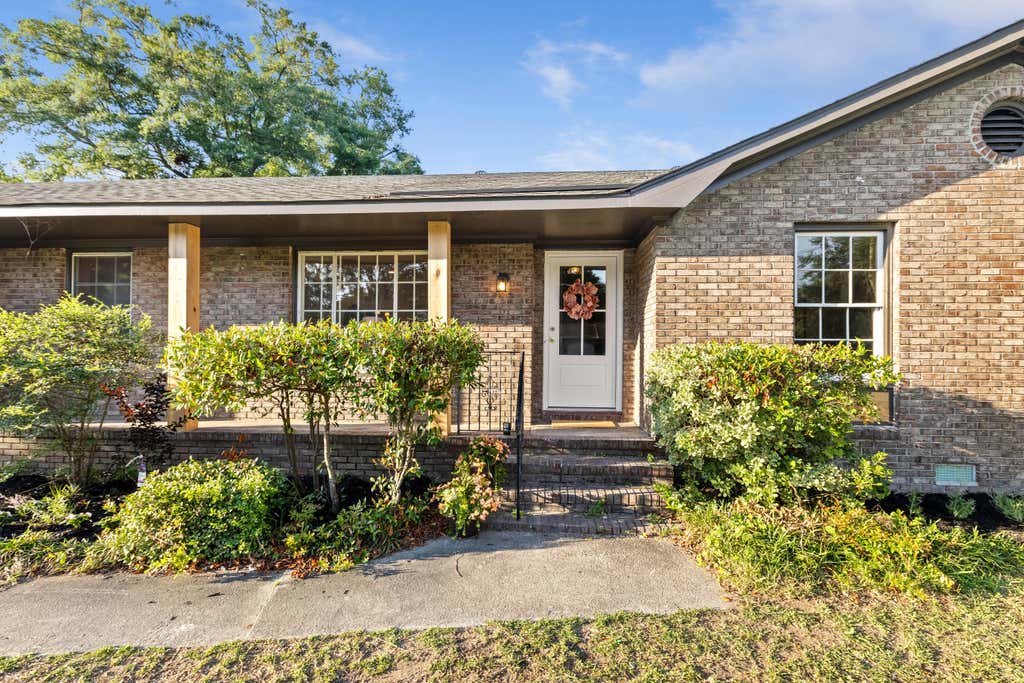 Photo of 742 Leafwood RD, Charleston, SC 29412 (MLS # 26018051)