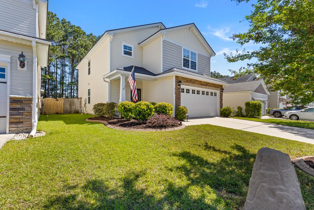 Photo of 272 Cameron Street, Summerville, SC 29486 (MLS # 26010476)