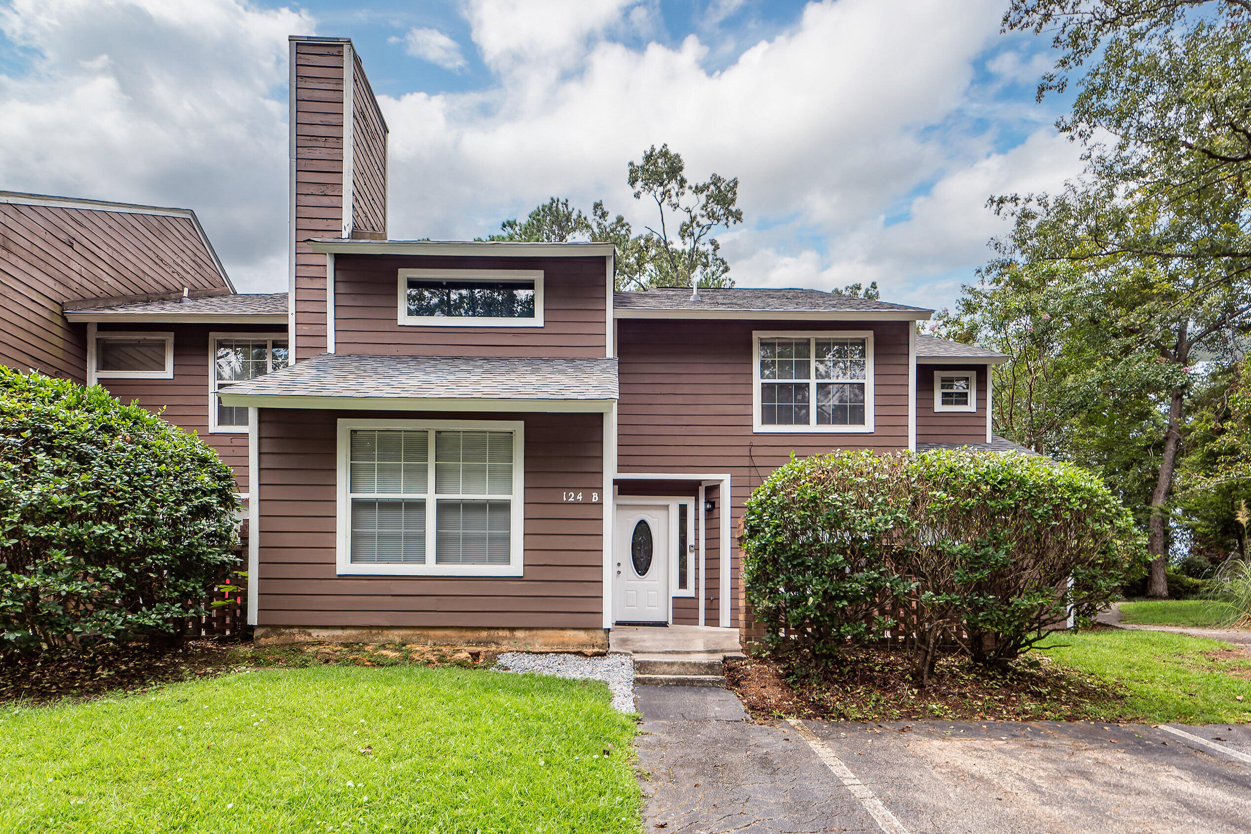 View Summerville, SC 29483 townhome