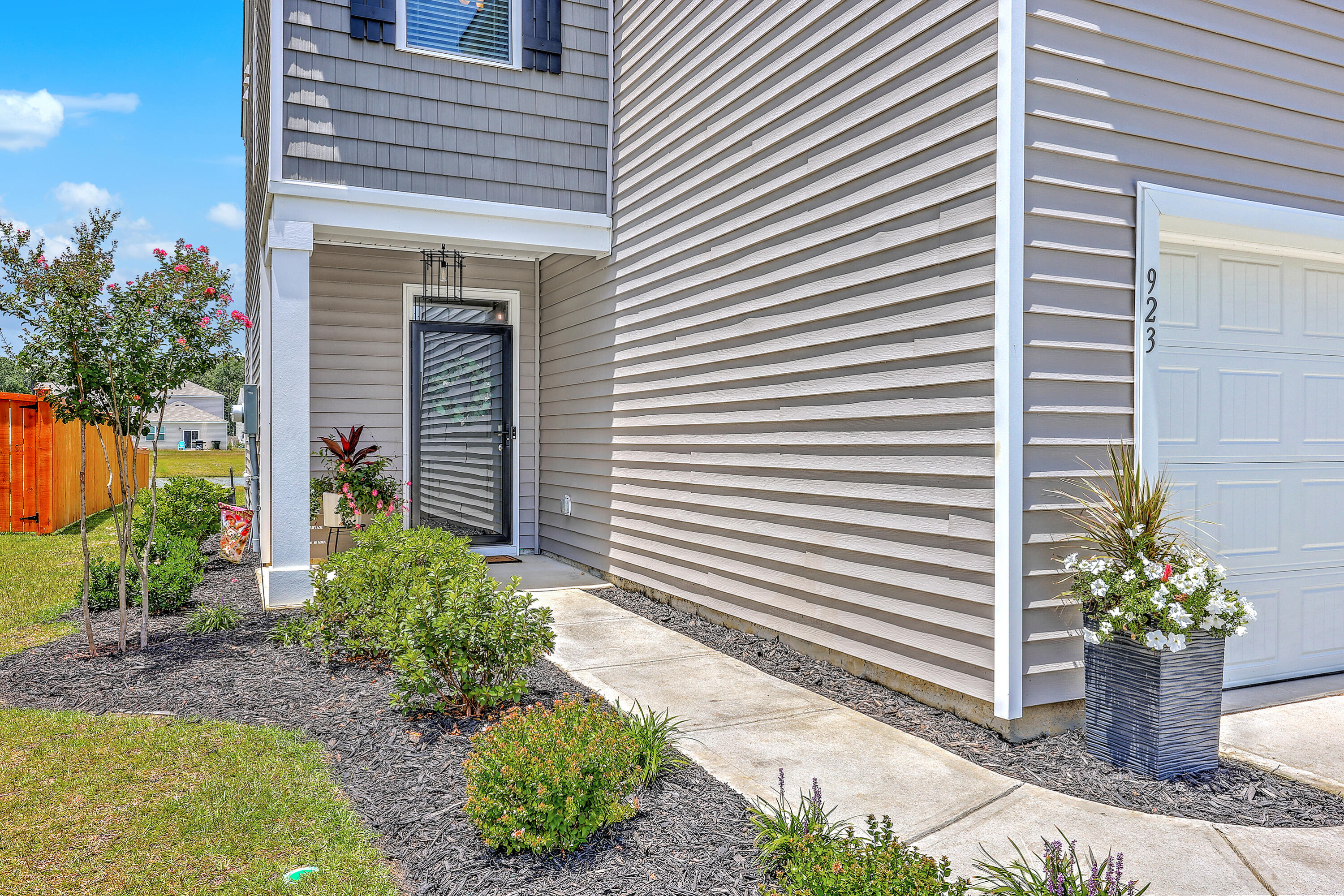 923 Woodside Creek Lane