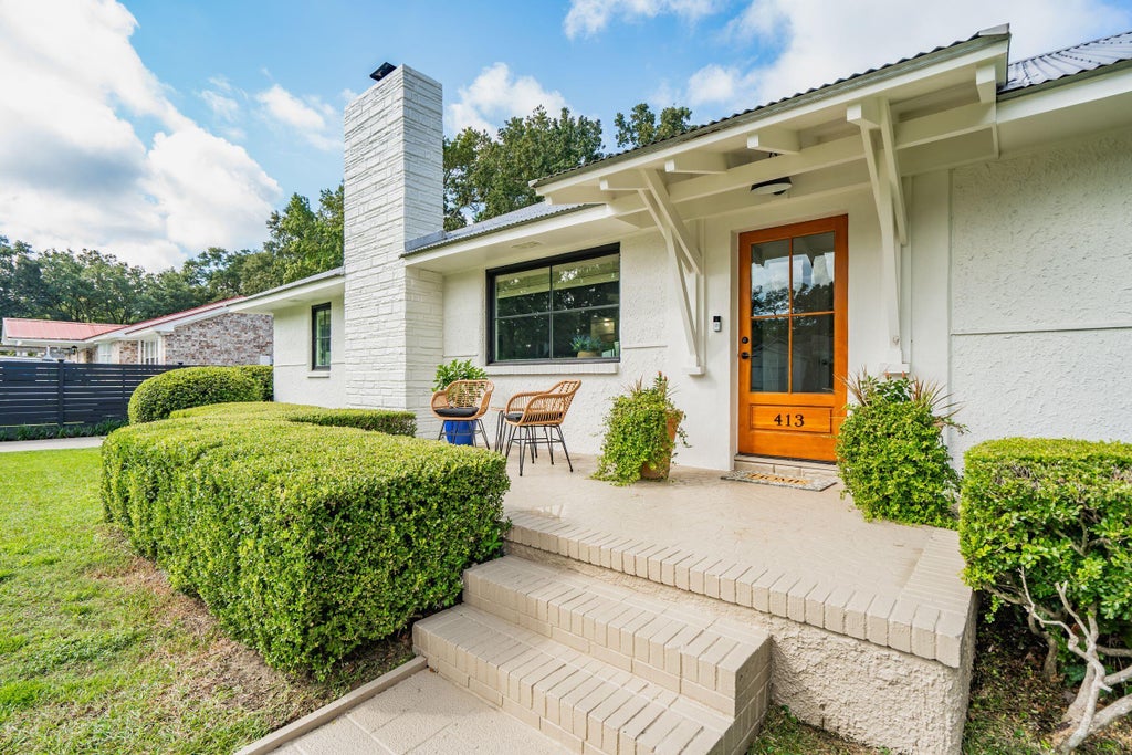 Photo of 413 Martello Drive, Charleston, SC 29412 (MLS # 26029189)
