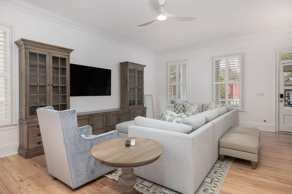 281 N Shelmore Boulevard