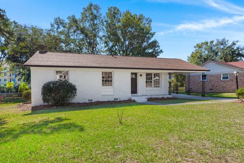 A home in North Charleston