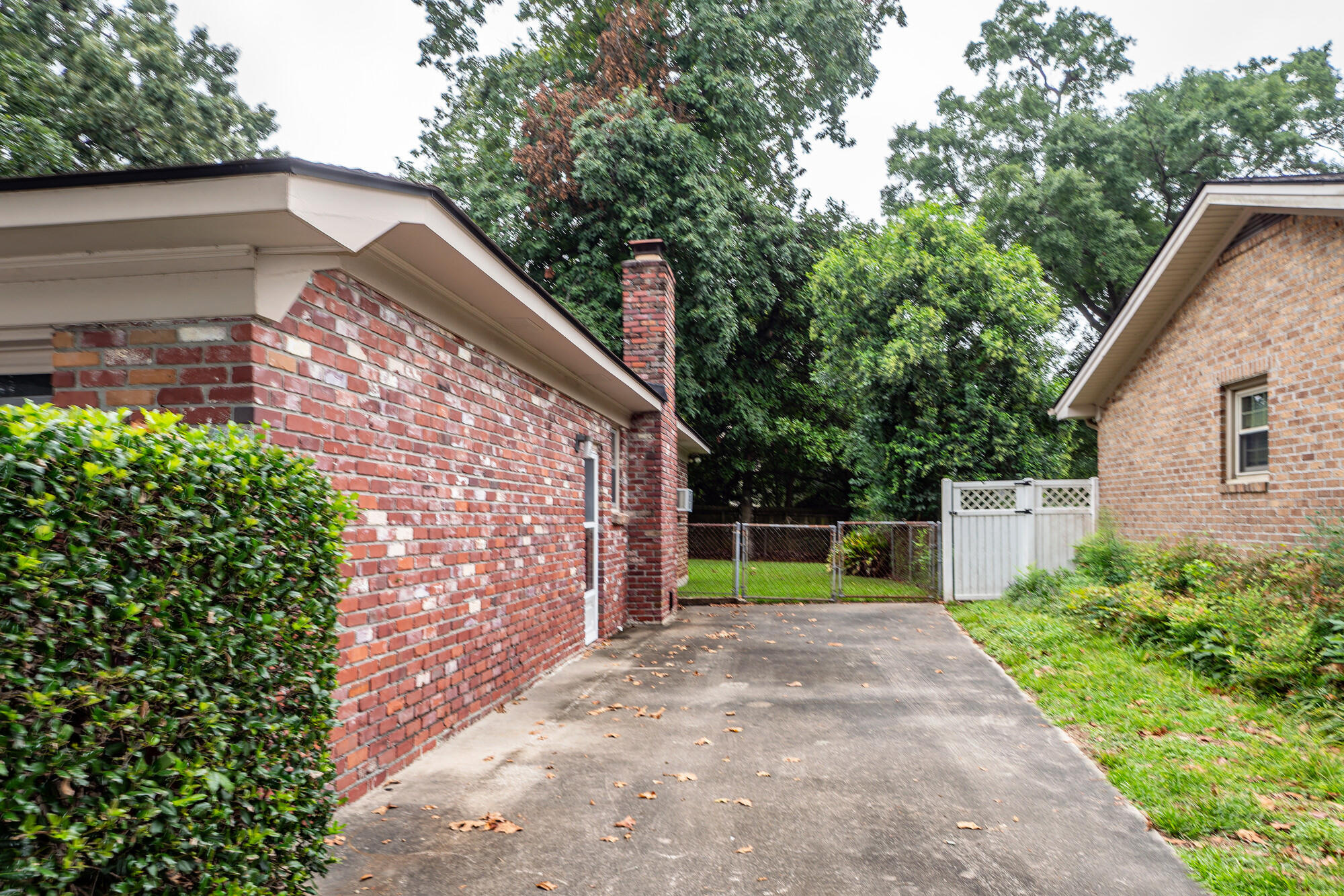 1047 Yeamans Hall Road