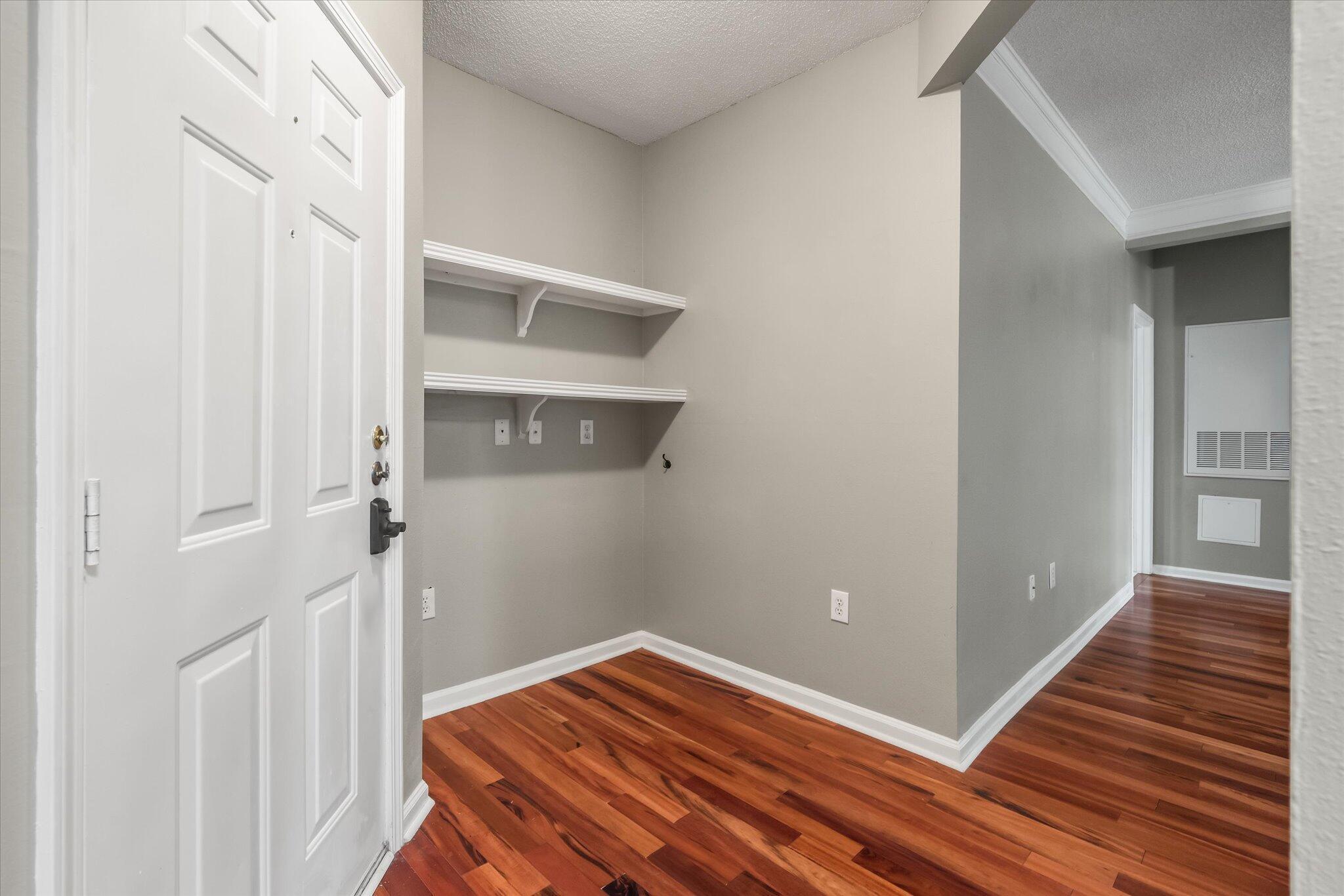 1734 Chatelain Way 1734