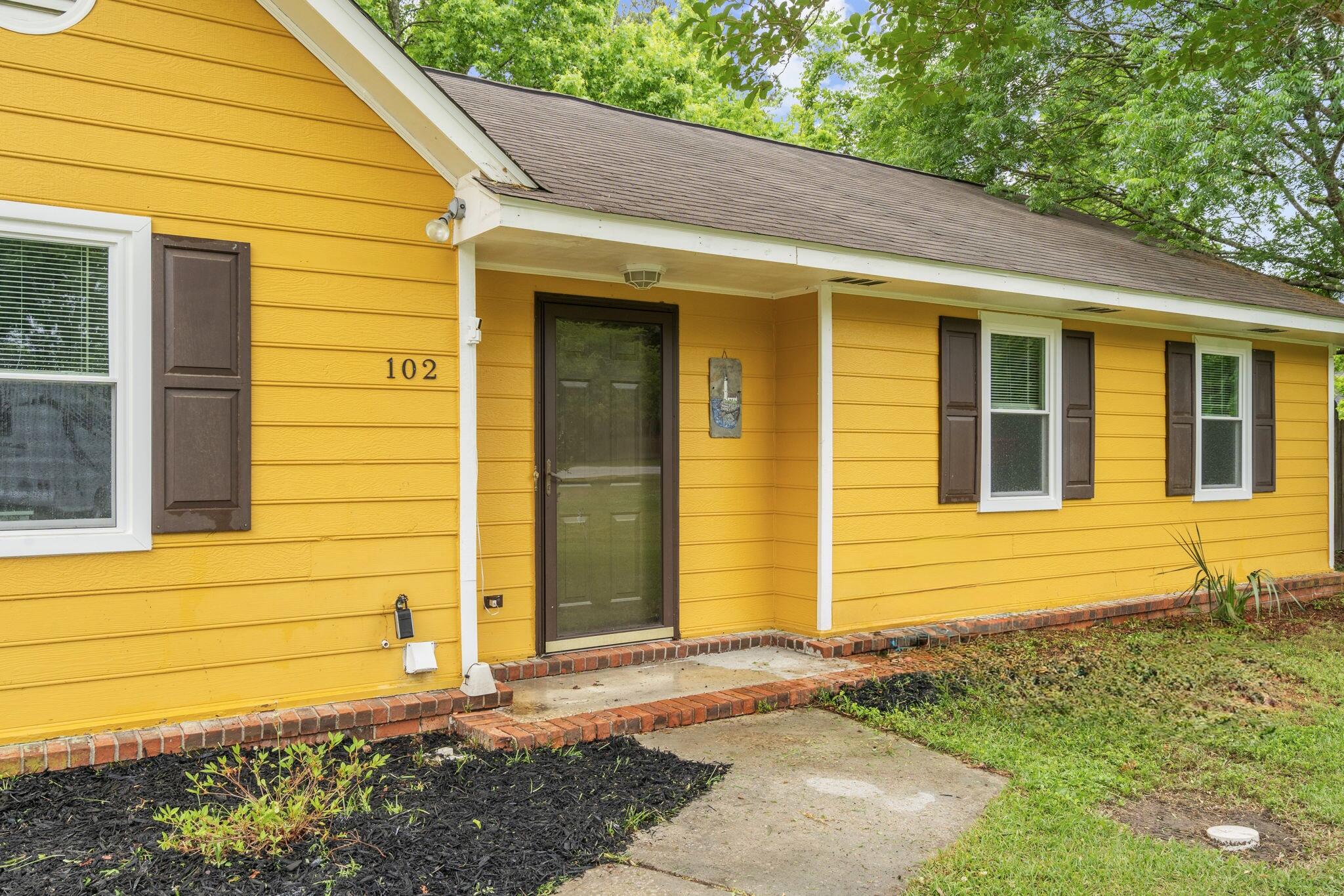 102 Nancy Lane