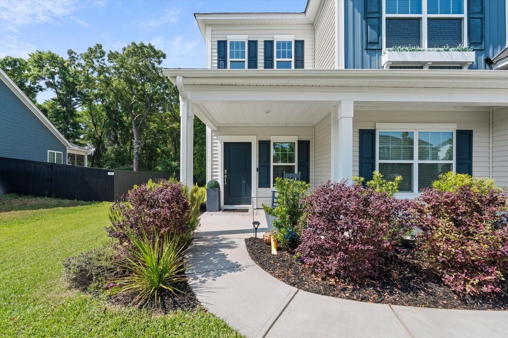 Photo of 170 Thistle Lane, Beaufort, SC 29907 (MLS # 26011863)