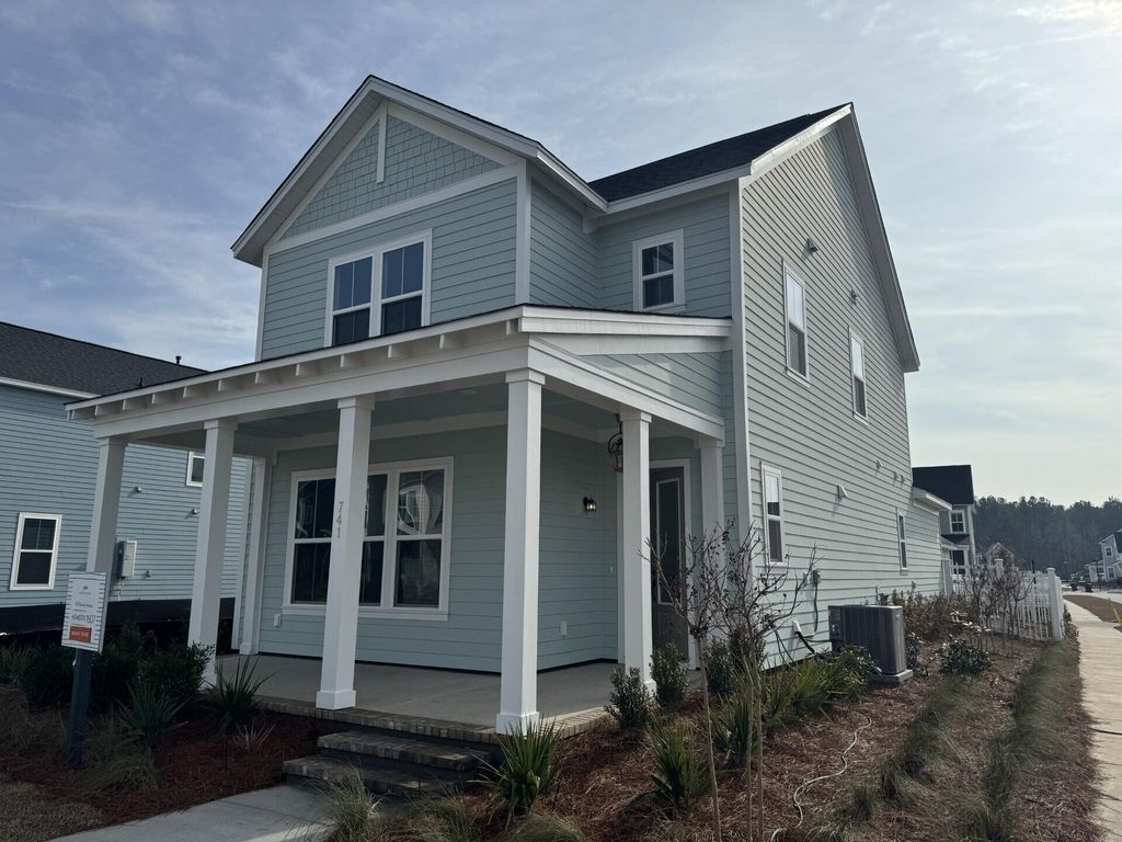 Photo of 741 Blueway Avenue, Summerville, SC 29486 (MLS # 25031754)