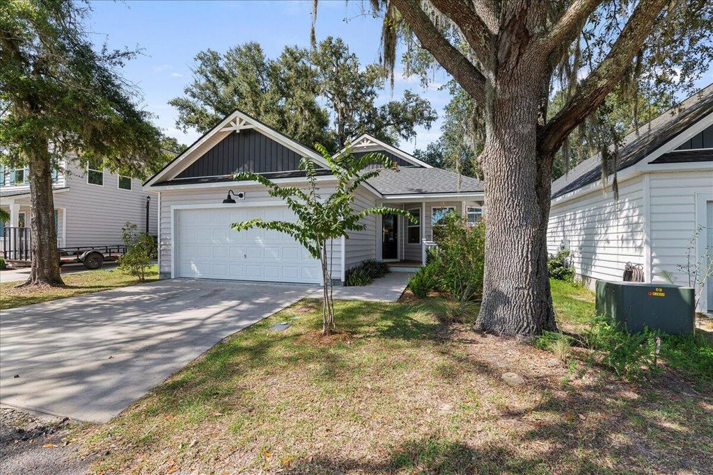 Photo of 293 Volunteer Park Road, Ridgeland, SC 29936 (MLS # 25032480)