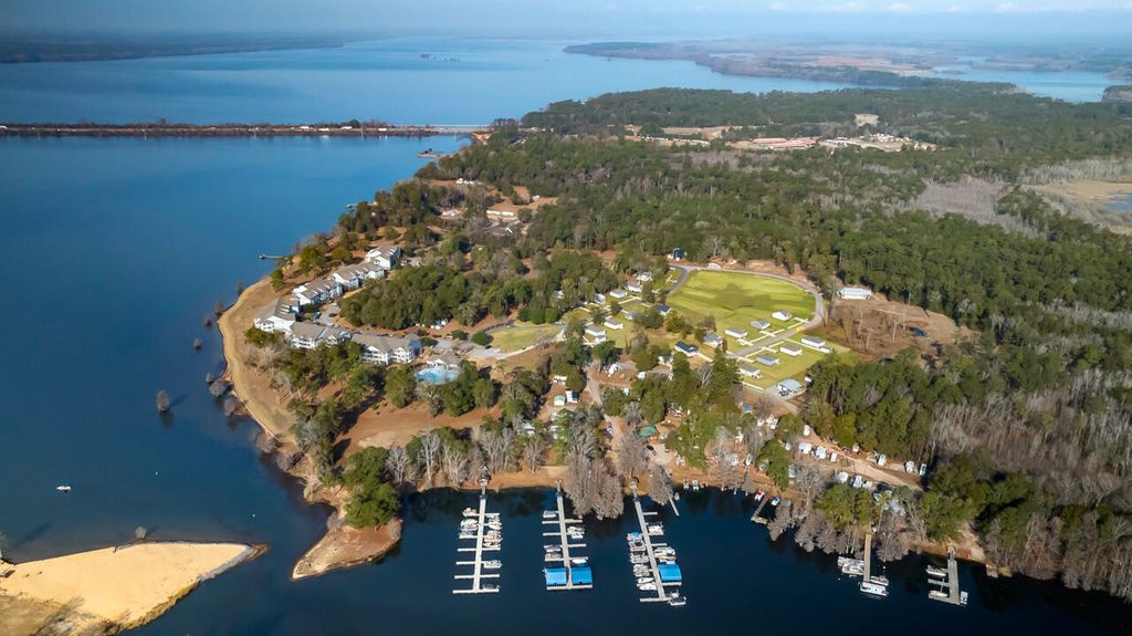 Photo of 1050 Refuge Way, Summerton, SC 29148 (MLS # 26006292)