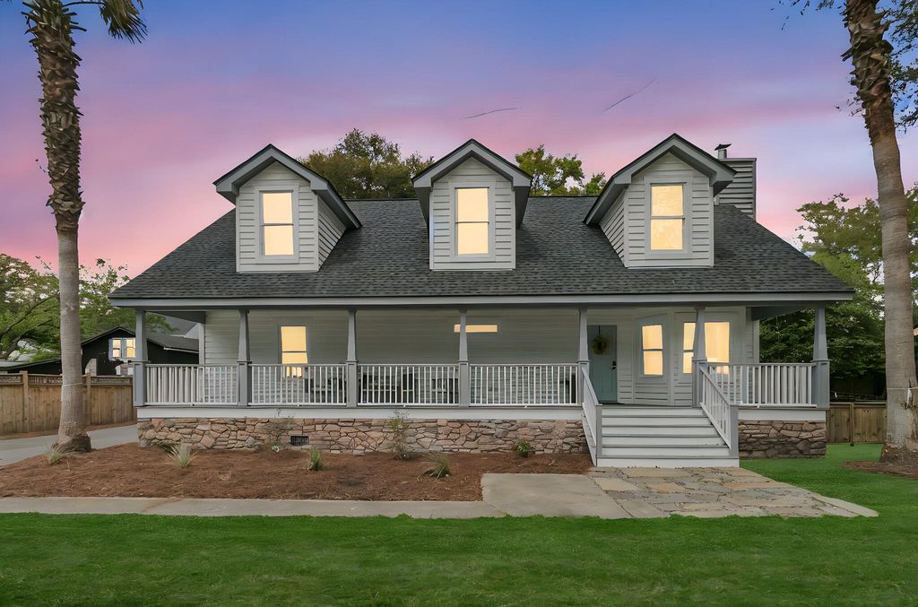 Photo of 2142 Gulf Drive, Mount Pleasant, SC 29466 (MLS # 26009387)