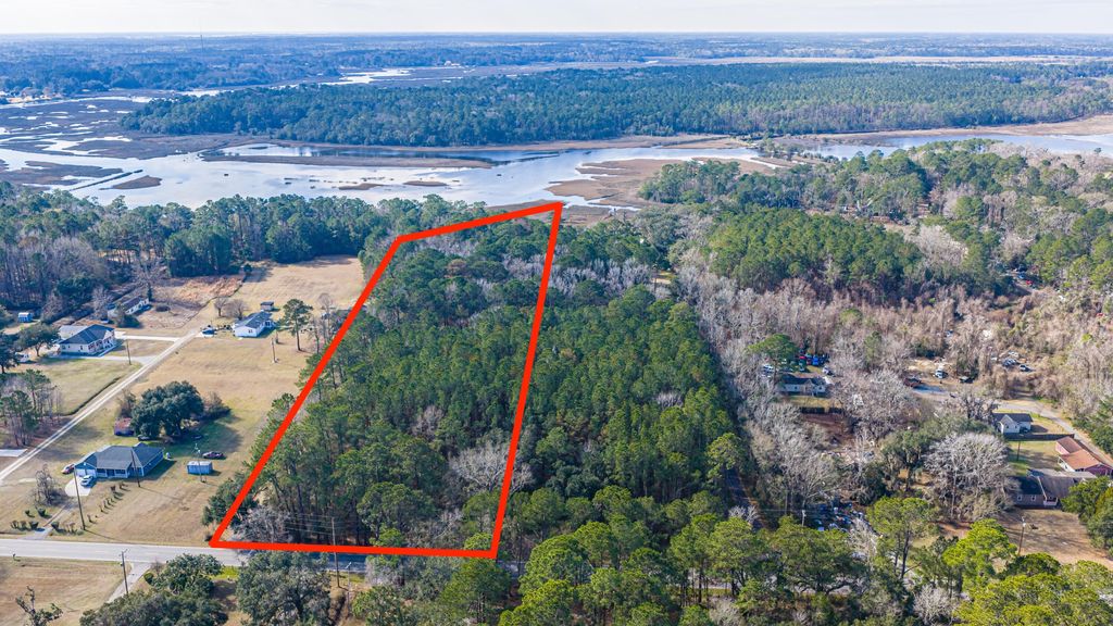 Photo of 4107 Davison Road, Ravenel, SC 29470 (MLS # 26012957)