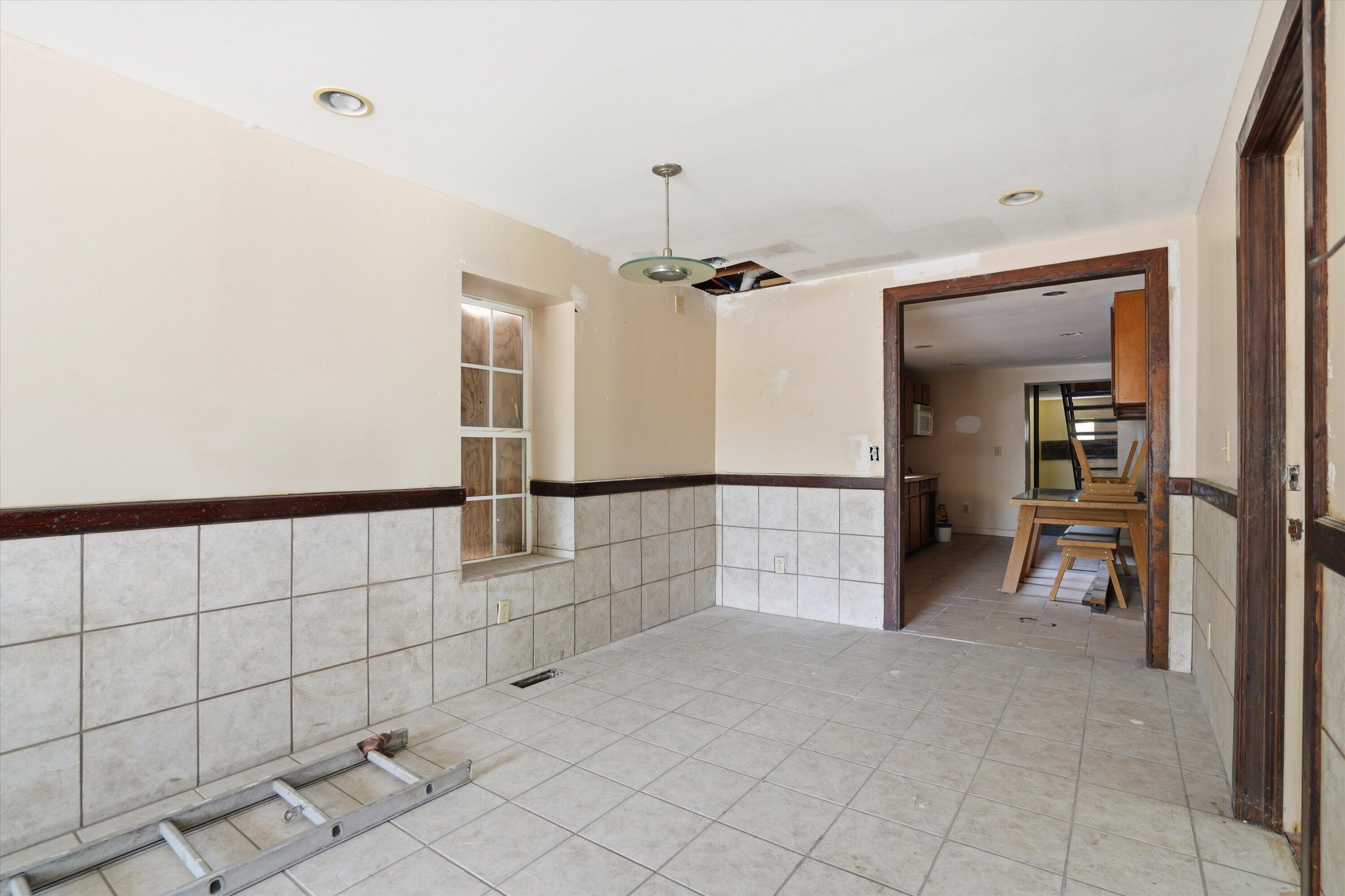 2111 Atlas Street
