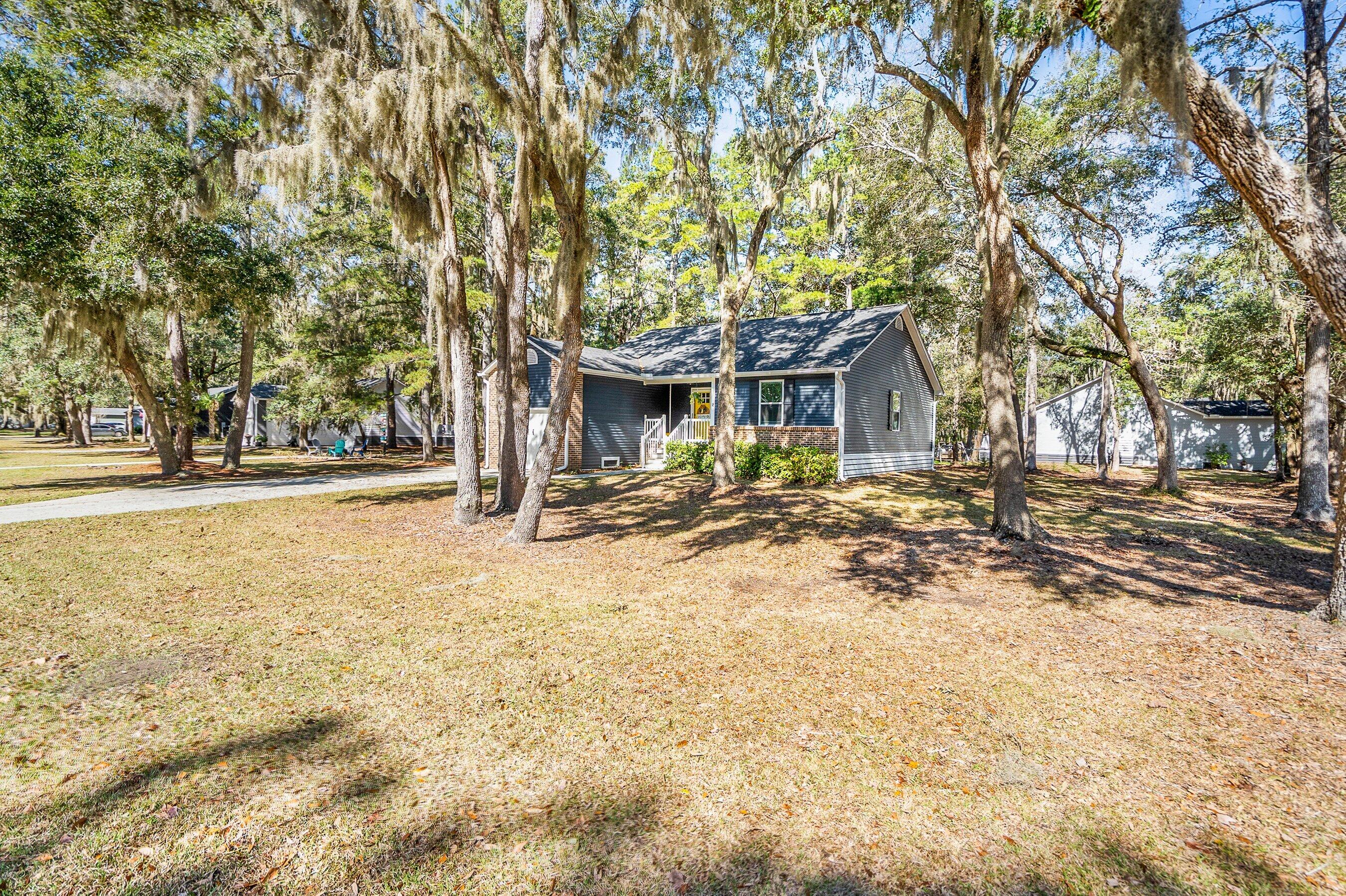 8 Arbor Lane