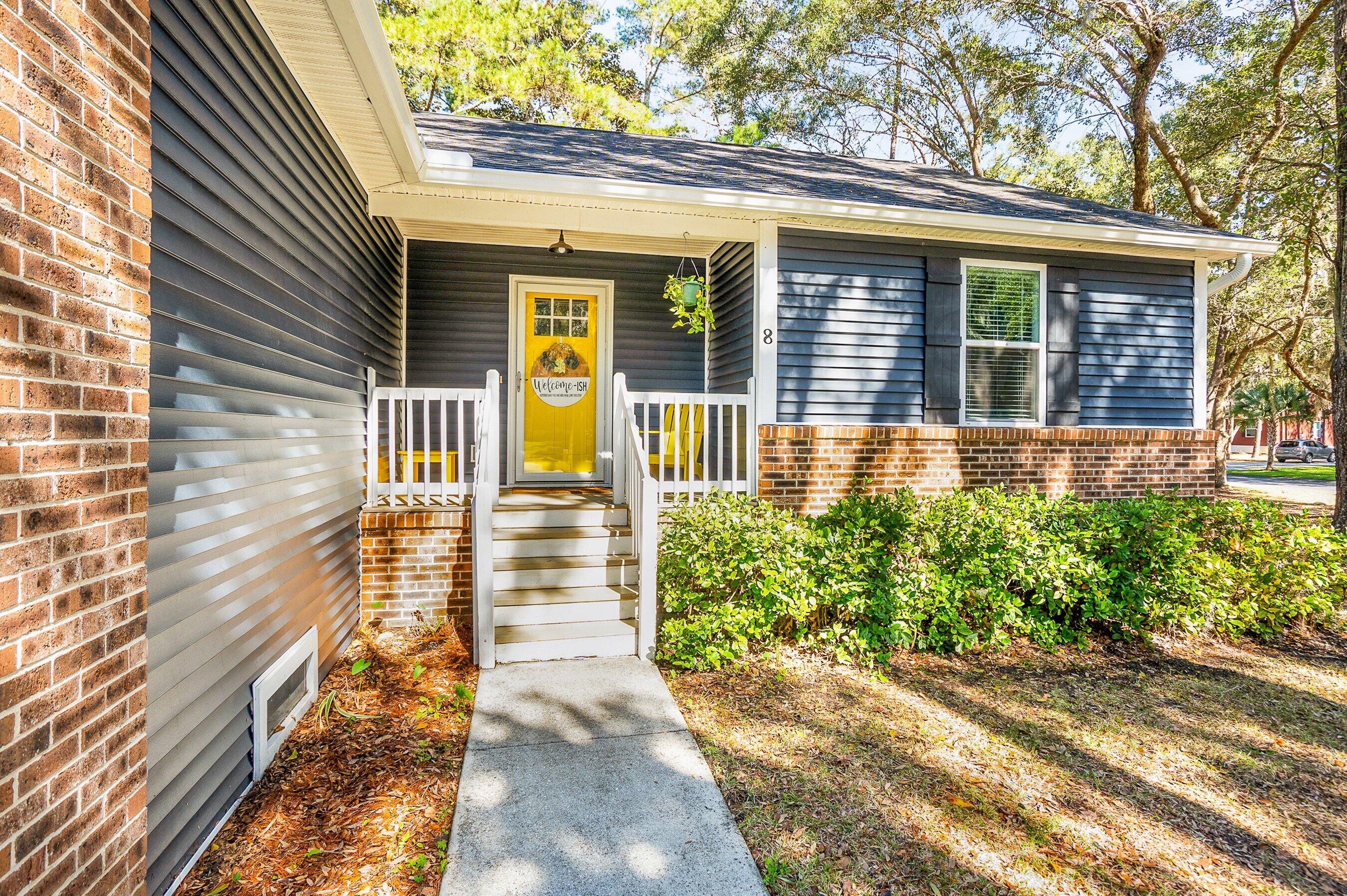 8 Arbor Lane