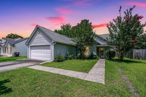 207 Apache Drive Summerville SC 29483